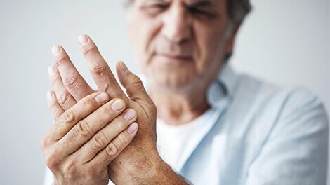 Stock and pain in the arthritis of the hand joints